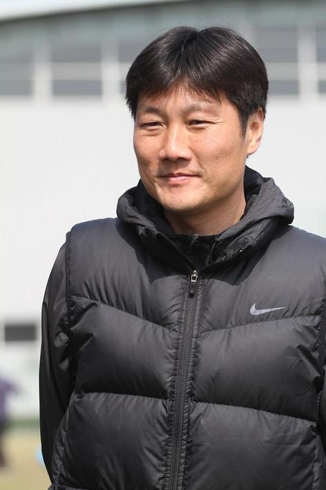8868体育官方网站-范志毅也没想到，和他并肩作战5年的毛毅军，如今已是申花领队了